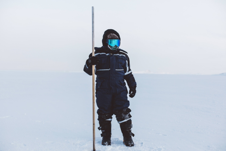 TG4462402 10 february 2018. AKunnaaq. Greenland. Richard Olsen, 11 years old, wants to become a hunter and fisherman, like his father Lars Olsen.  He learn the differents way to fish with him, even when it is really cold outside.10 f?ier 2018. Akunnaaq. Groenland. Richard Olsen, 11 ans veut devenir chasseur et p?eur comme son p? Lars Olsen. Il apprend les diff?ntes techniques de p?es ?es c?, mais quand les temp?tures sont glaciales.