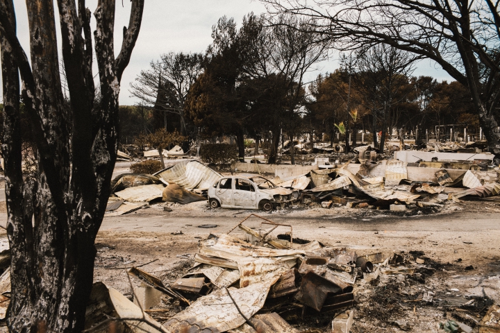  August 18, 2020. Martigues. France. Back to the scene of the fire that ravaged early August 2020 more than 1000 hectares in the town of Martigues, near Marseille. The Camping Lou Cigaloun is ravaged by the flames.18 aout 2020. Martigues. France. Retour sur les lieux de l?incendie qui a ravag? d?but aout 2020 plus de 1000 hectares sur la commune de Martigues, pres de Marseille. Le Camping Lou Cigaloun est ravag? par les flammes.