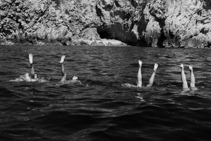  August 07, 2020. Marseille. Friends bathing in the sea07 aout 2020. Marseille. Des amies se baignent dans la mer